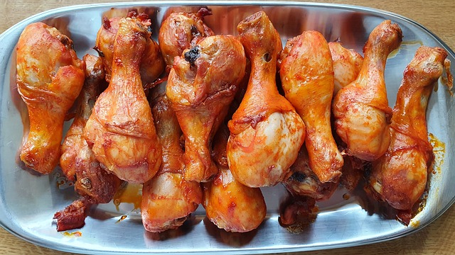 Raw chicken drumsticks